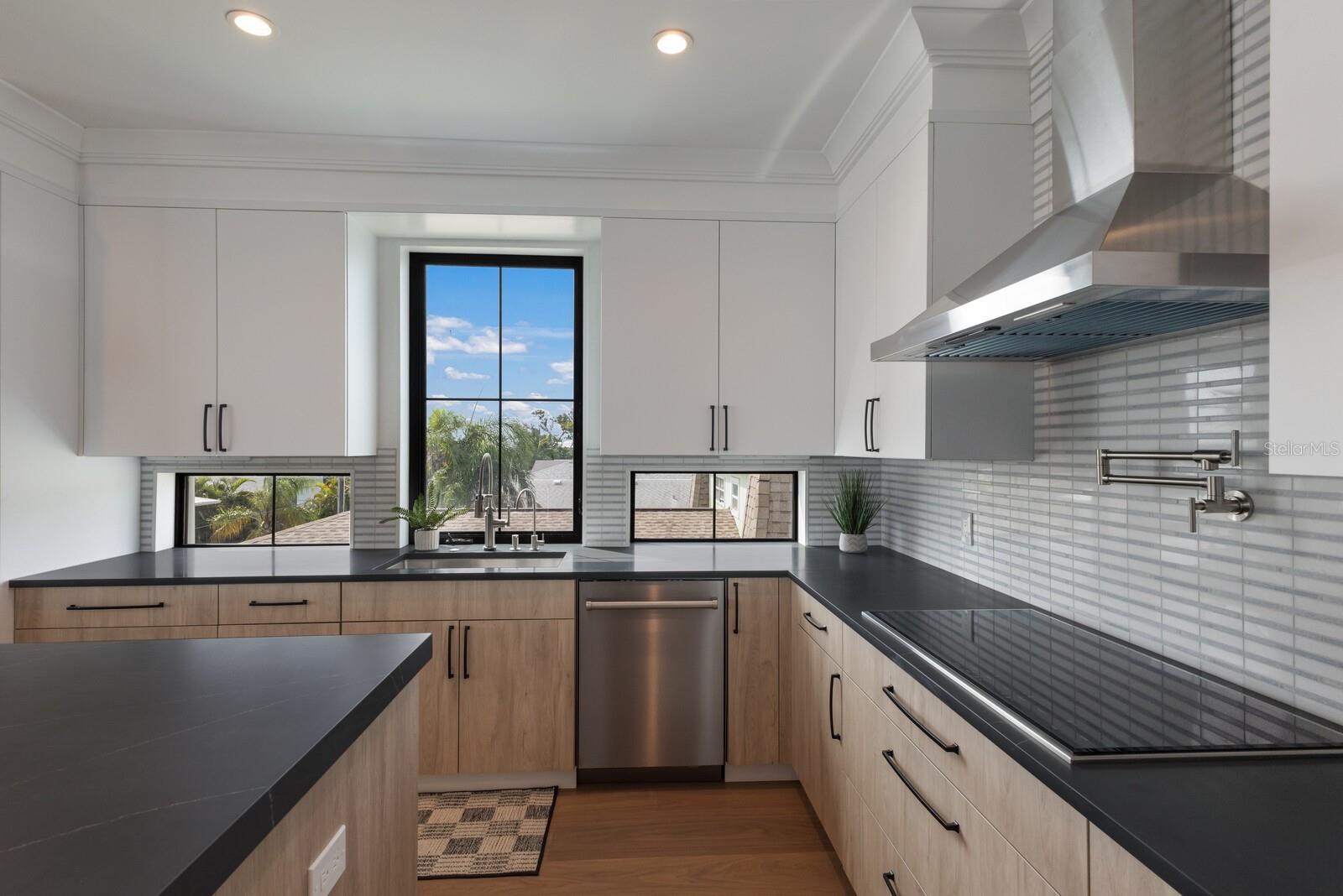 A4671881 Property Photo