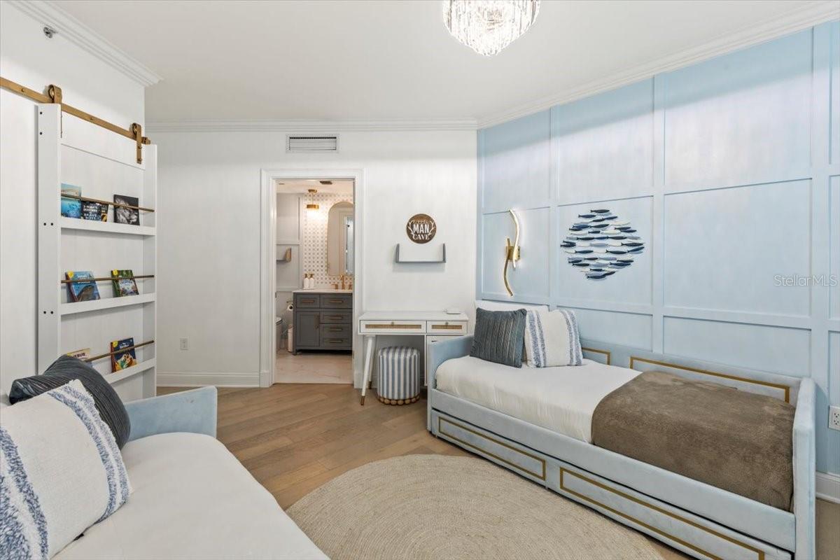 231 RIVERSIDE DR #102, HOLLY HILL, FL, 32117