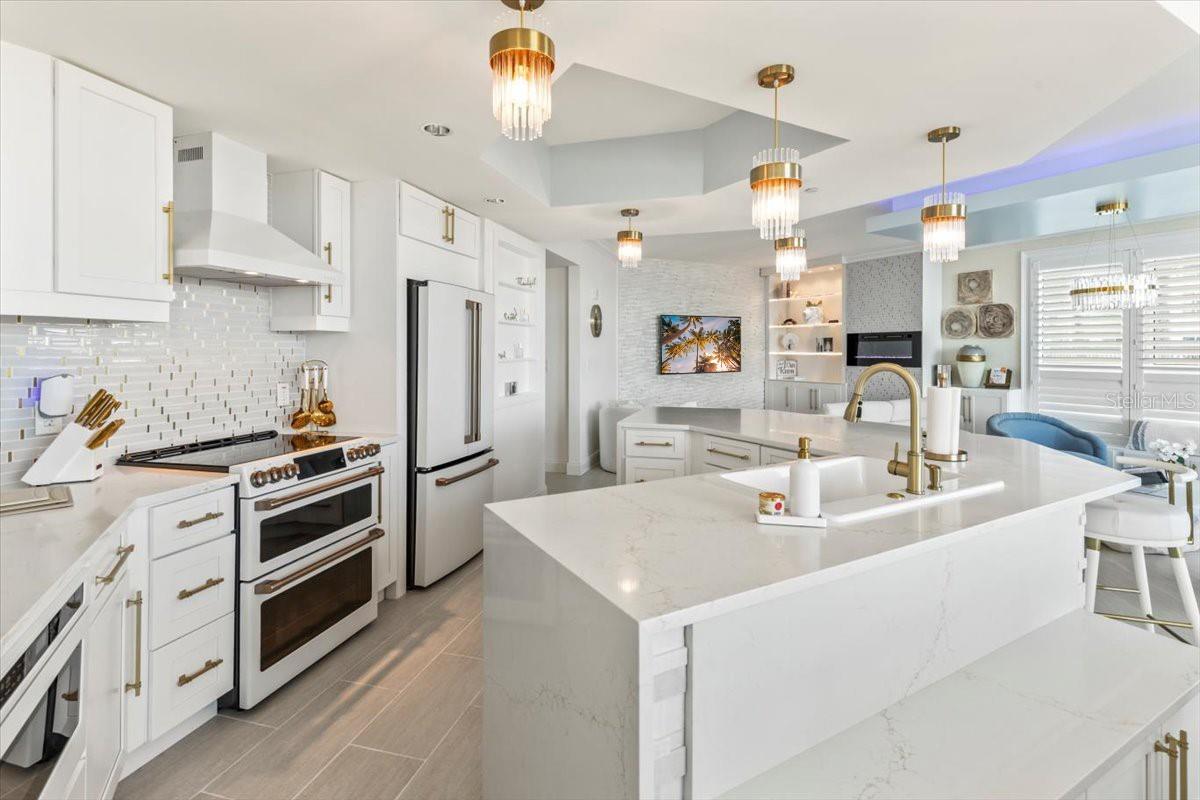 231 RIVERSIDE DR #102, HOLLY HILL, FL, 32117