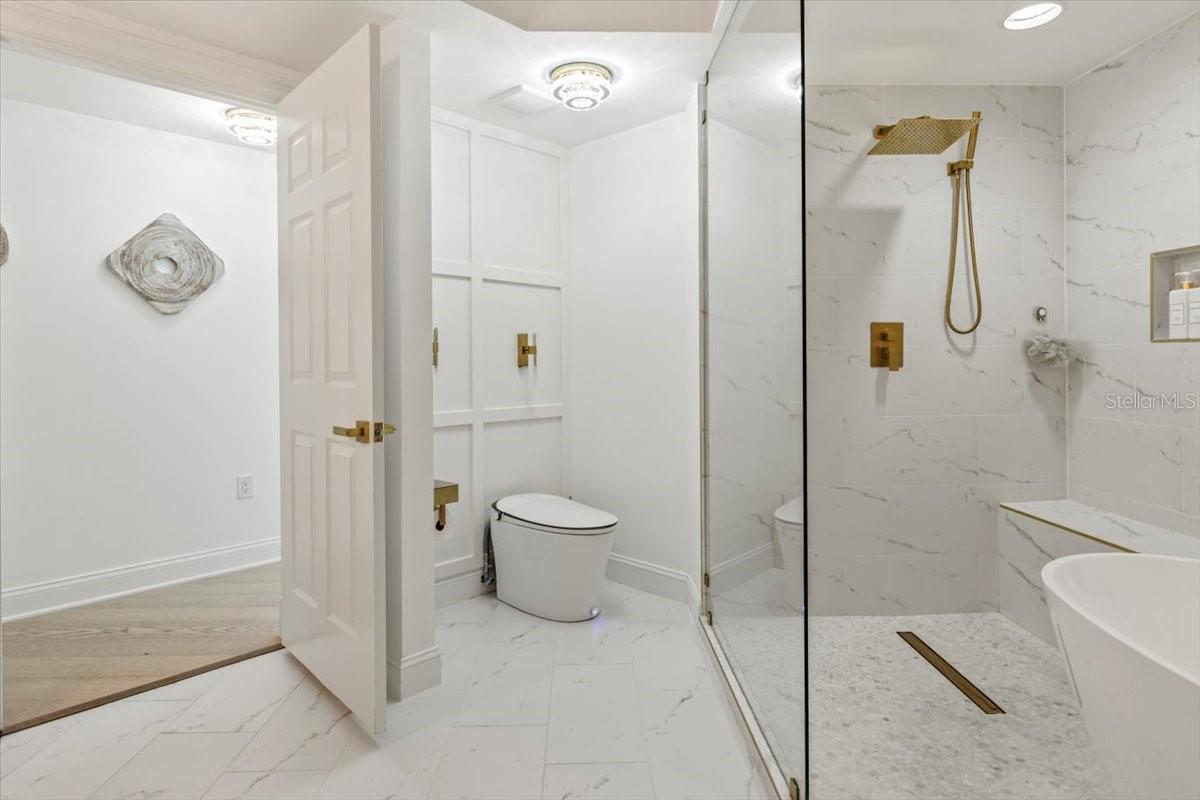 231 RIVERSIDE DR #102, HOLLY HILL, FL, 32117