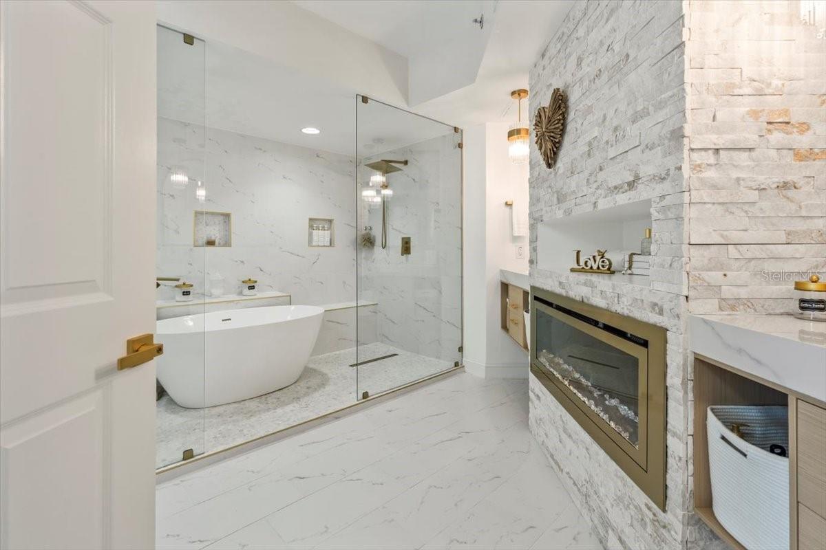 231 RIVERSIDE DR #102, HOLLY HILL, FL, 32117