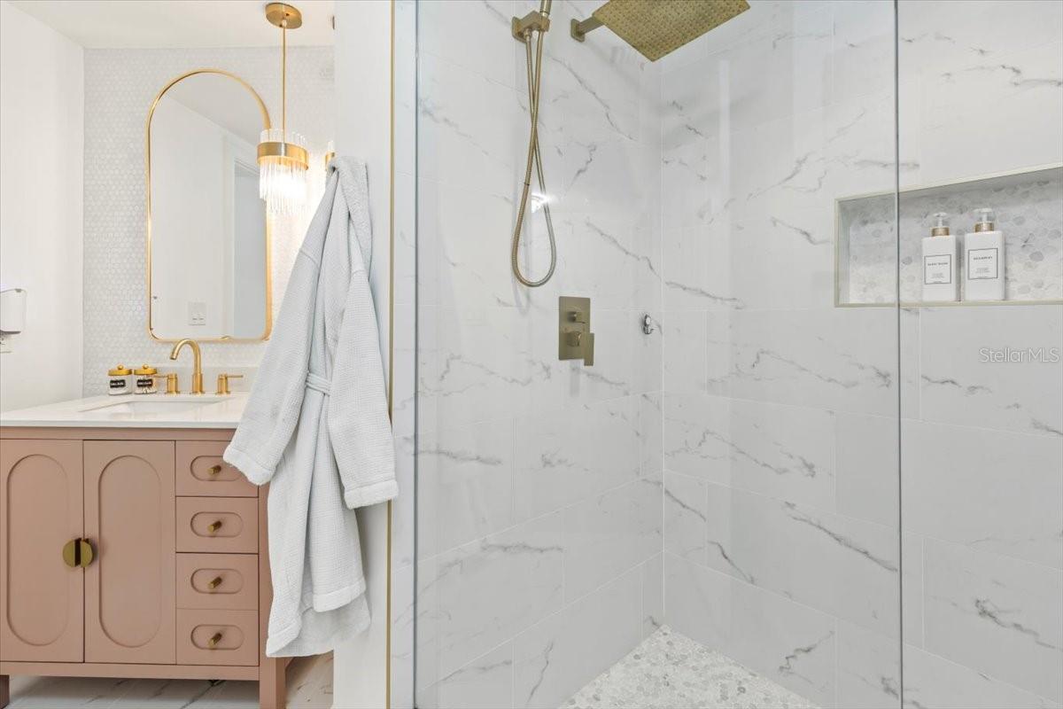 231 RIVERSIDE DR #102, HOLLY HILL, FL, 32117