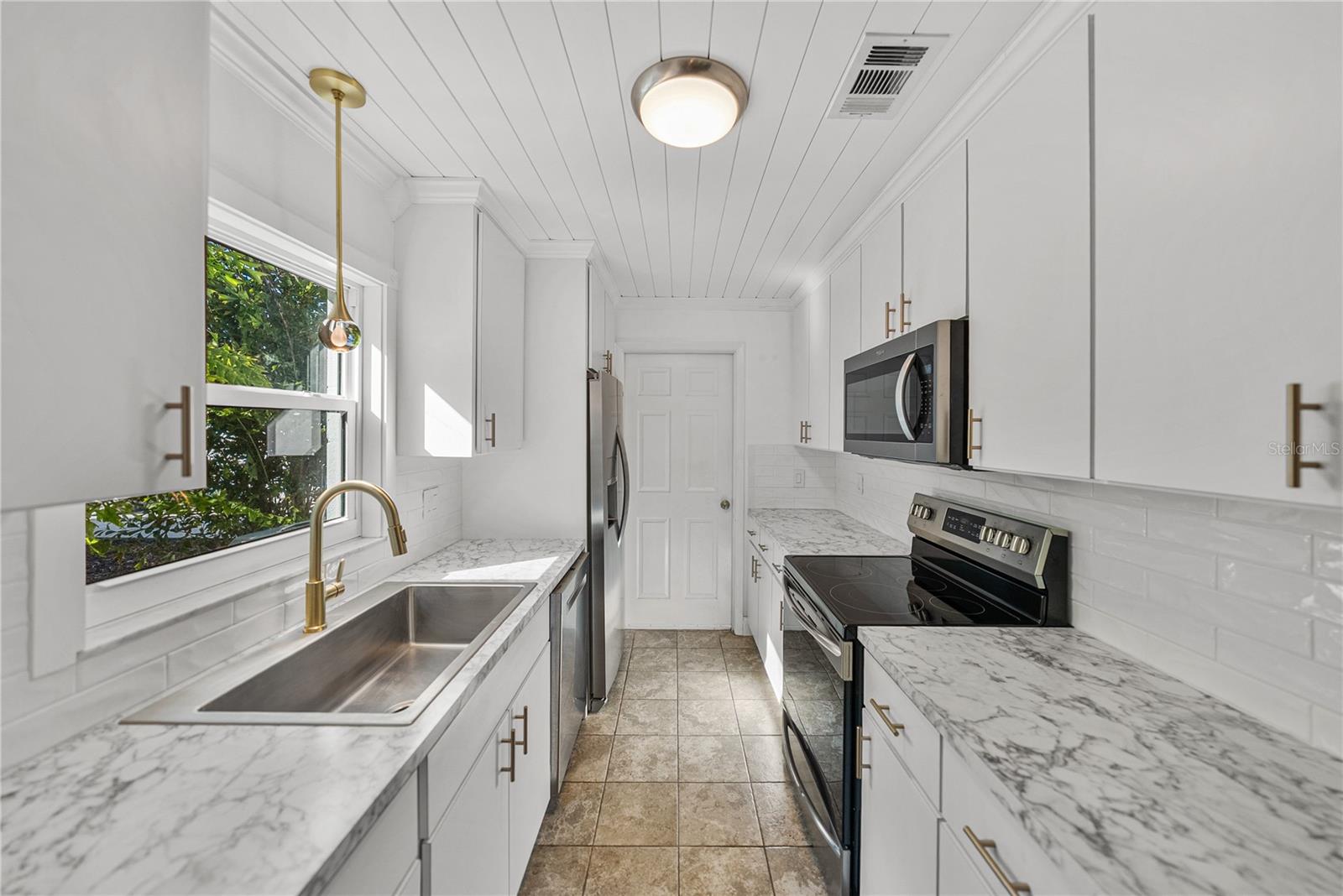 38552 PIEDMONT AVE, ZEPHYRHILLS, FL, 33540