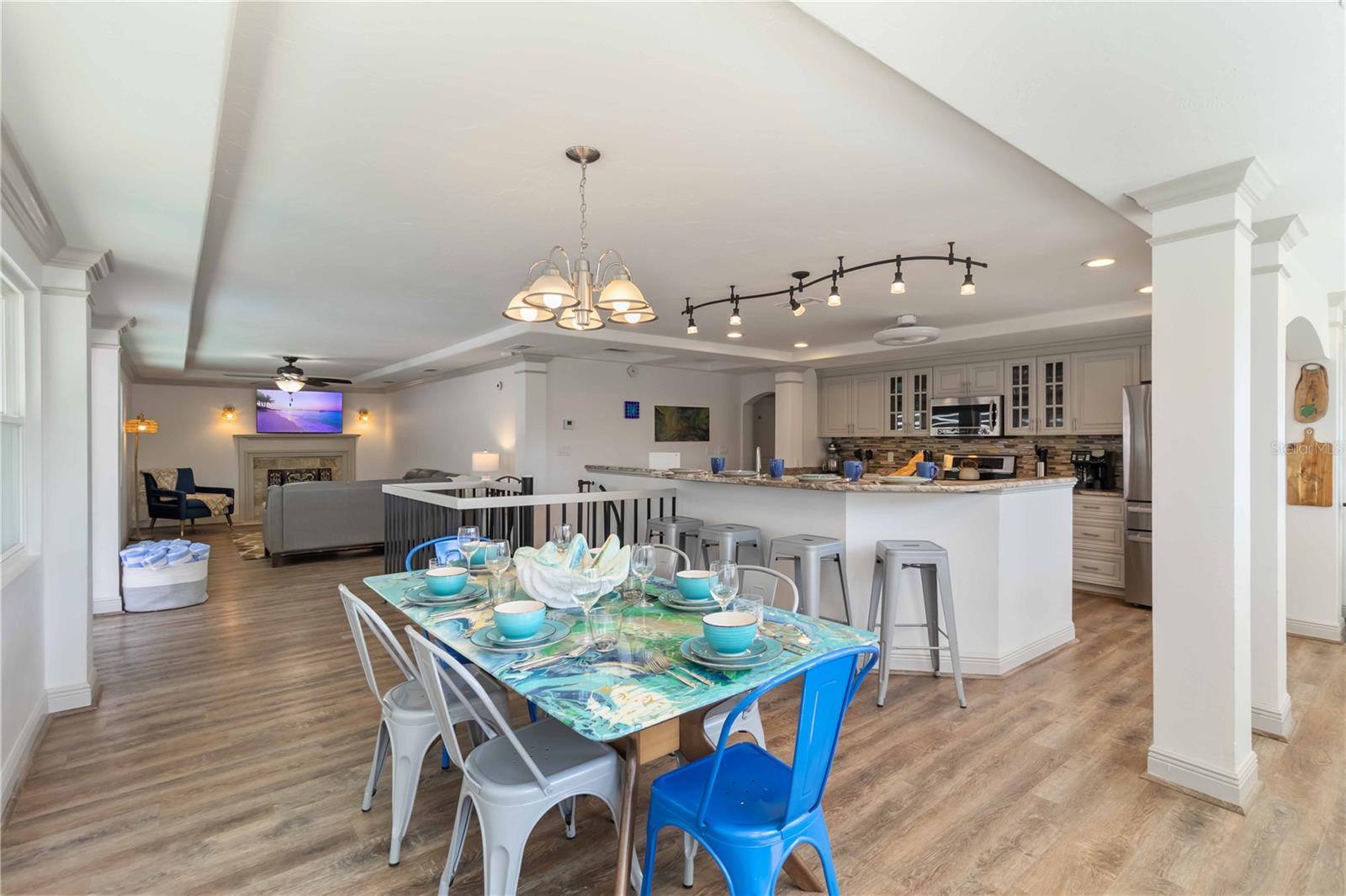 1521 SIESTA DR, SARASOTA, FL, 34239