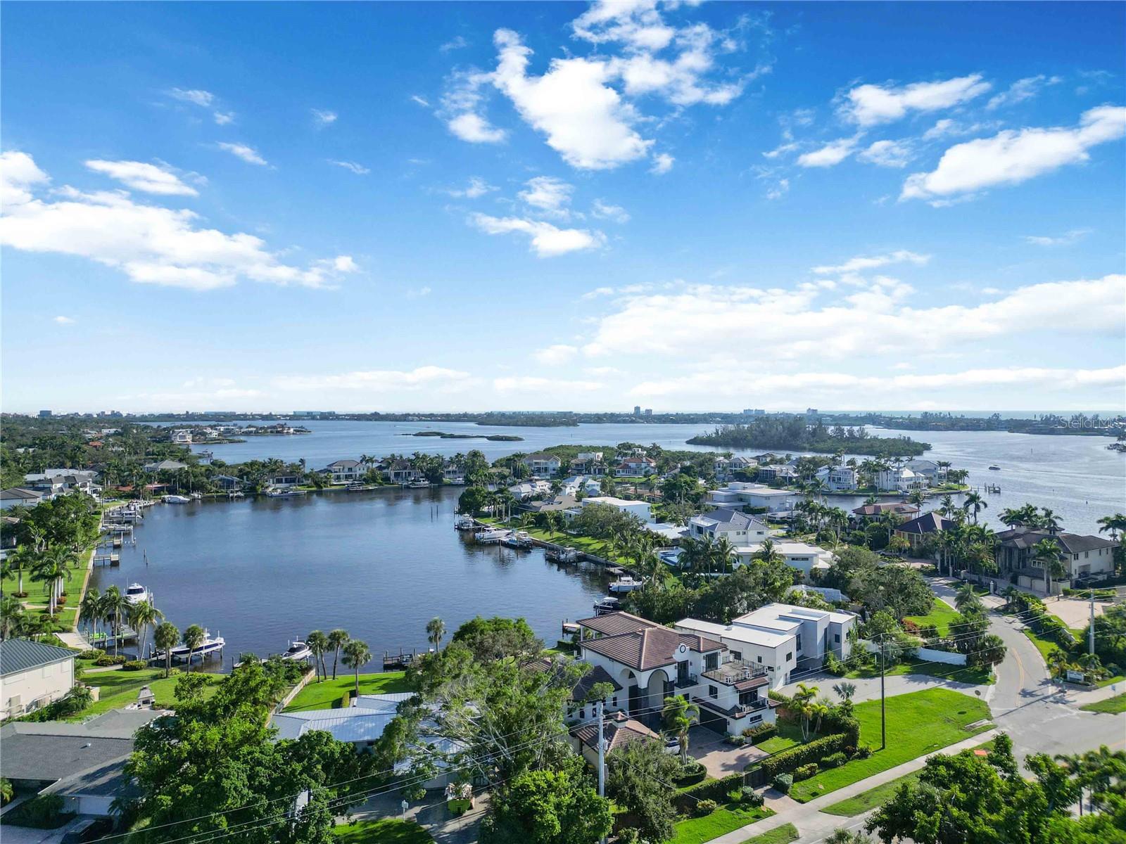 1521 SIESTA DR, SARASOTA, FL, 34239