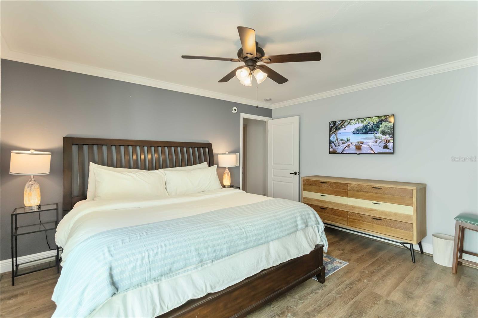 1521 SIESTA DR, SARASOTA, FL, 34239