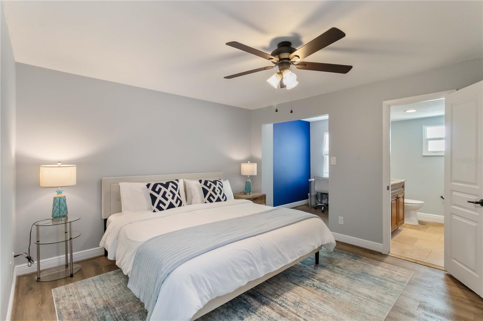 1521 SIESTA DR, SARASOTA, FL, 34239