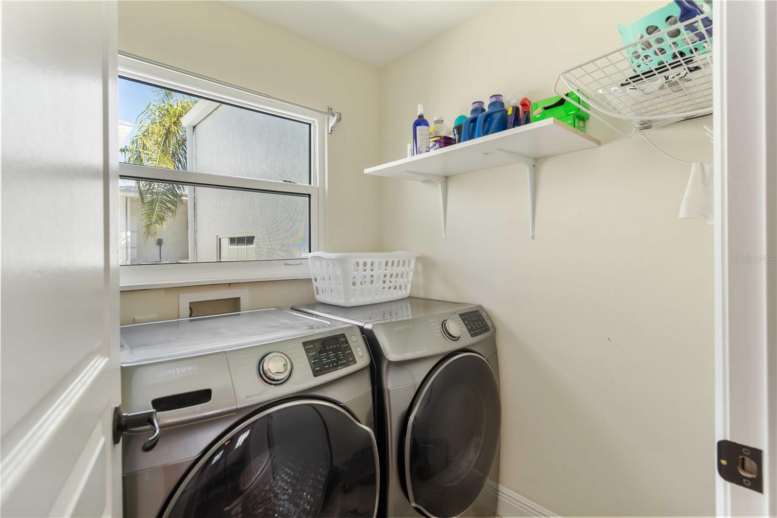 1521 SIESTA DR, SARASOTA, FL, 34239