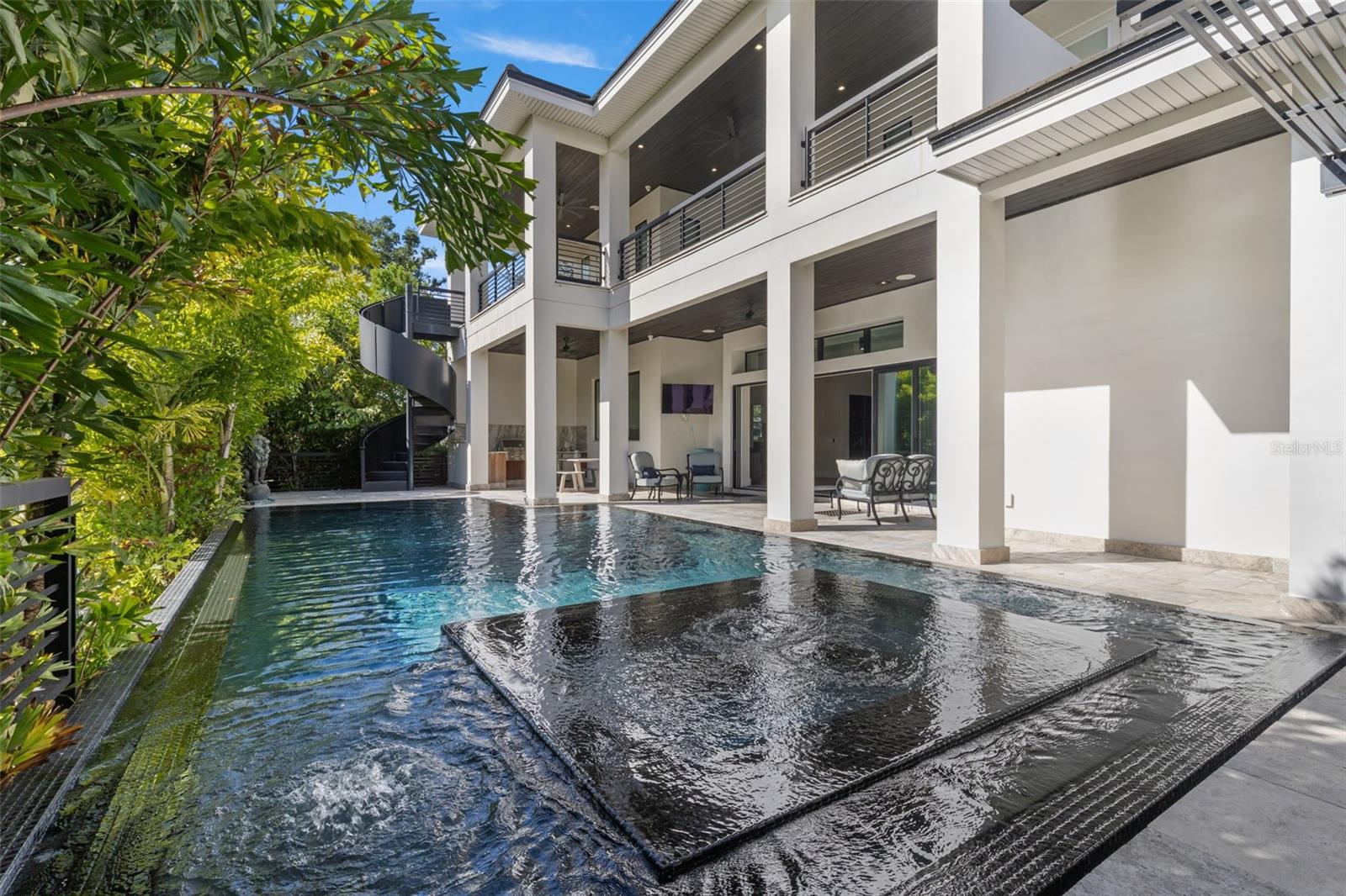 TB8447640 Property Photo