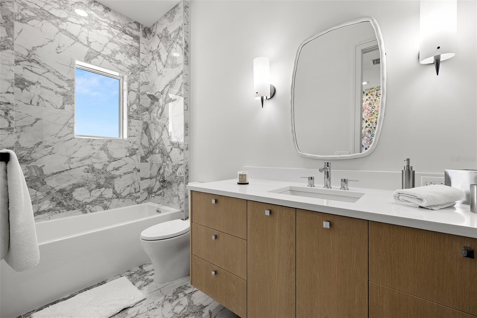 TB8447640 Property Photo