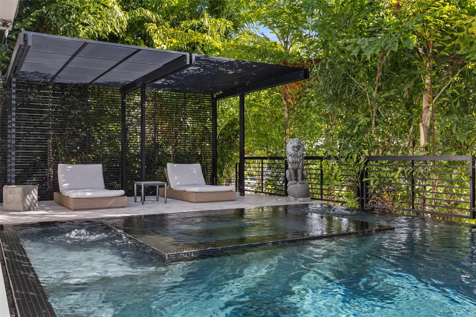 TB8447640 Property Photo