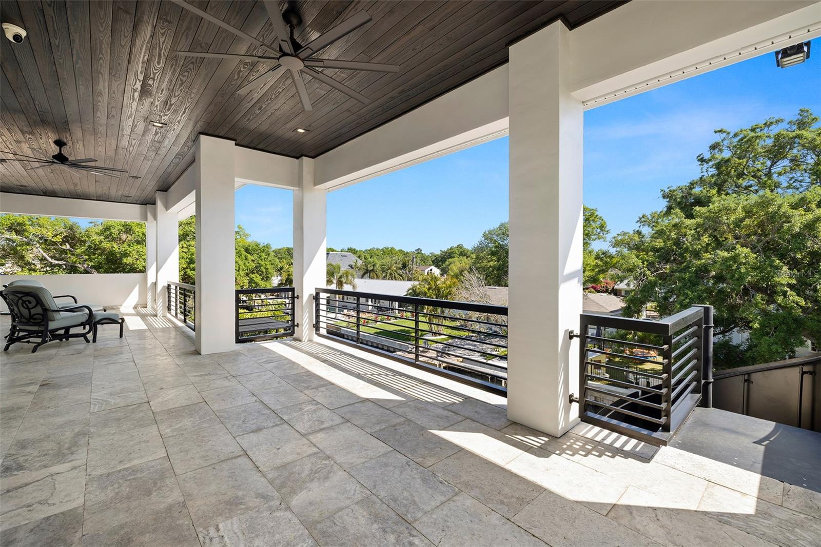 TB8447640 Property Photo