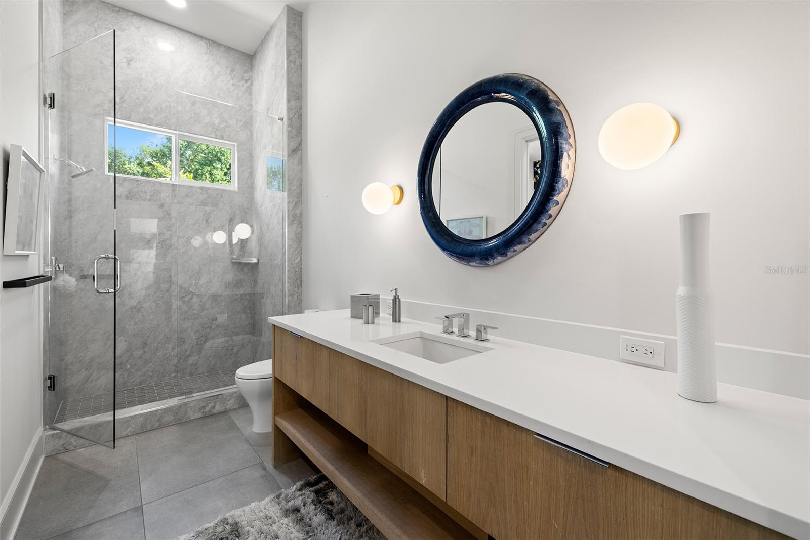 TB8447640 Property Photo