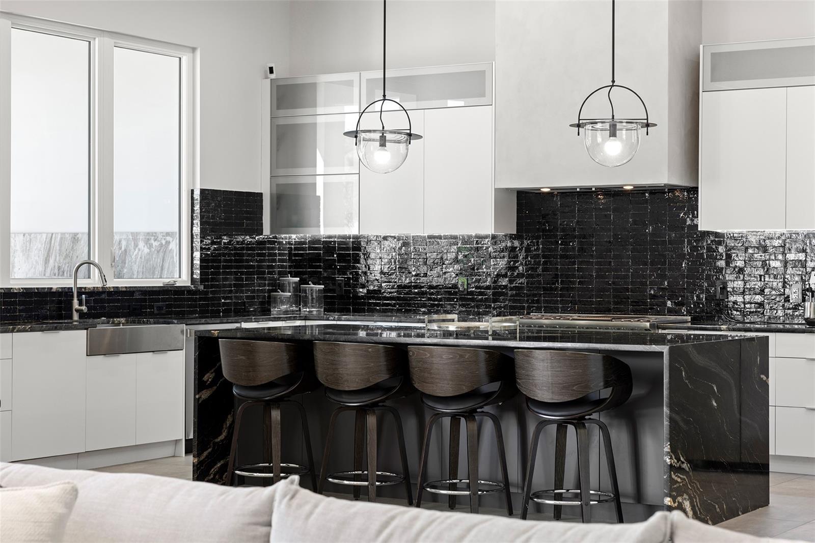 TB8447640 Property Photo