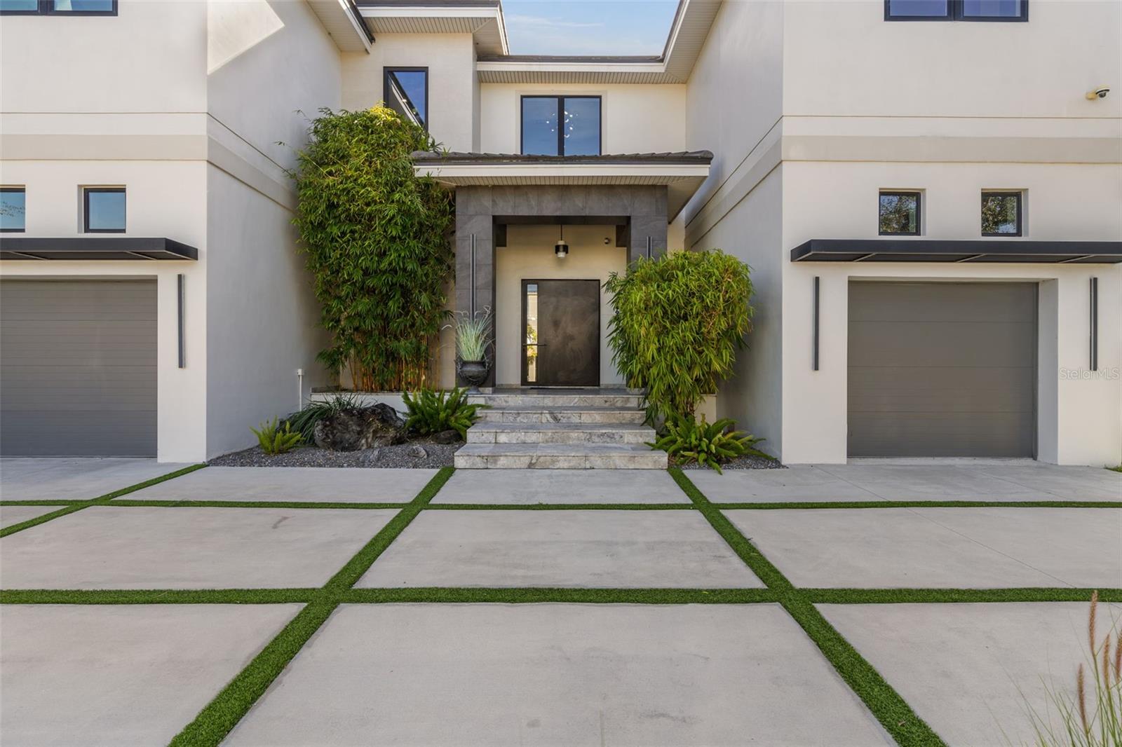 TB8447640 Property Photo