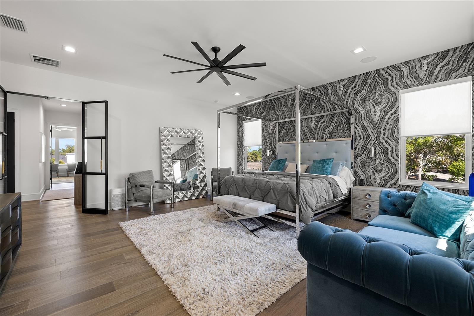 TB8447640 Property Photo