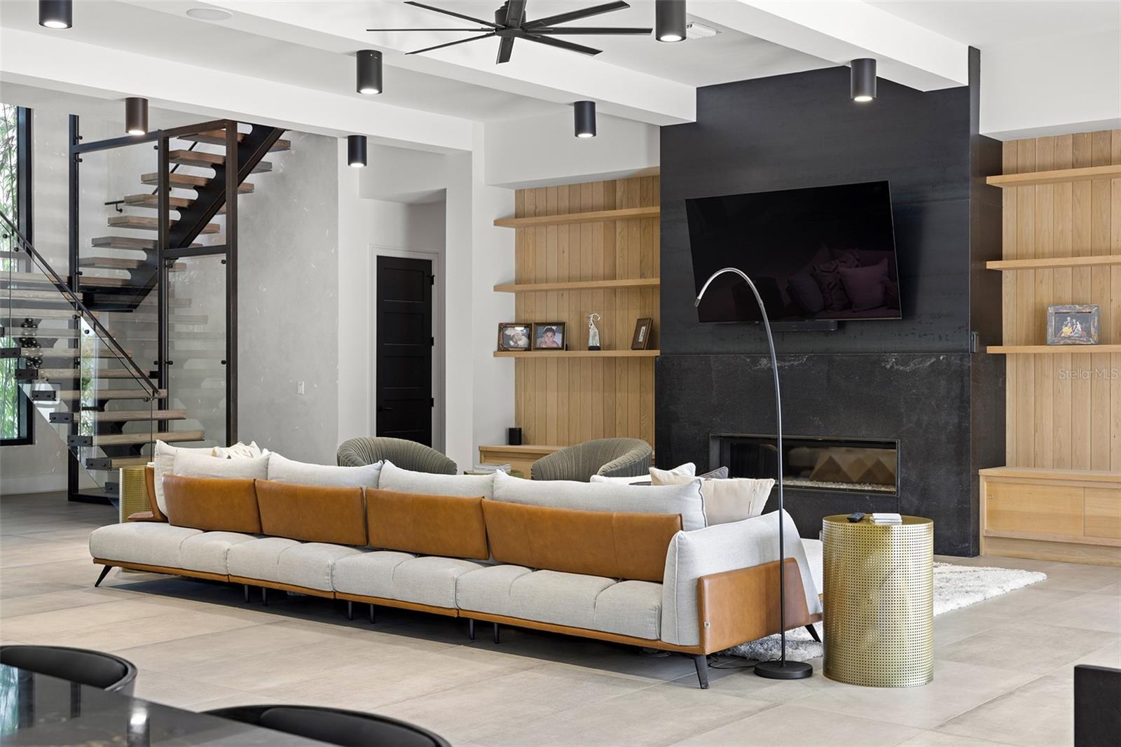 TB8447640 Property Photo