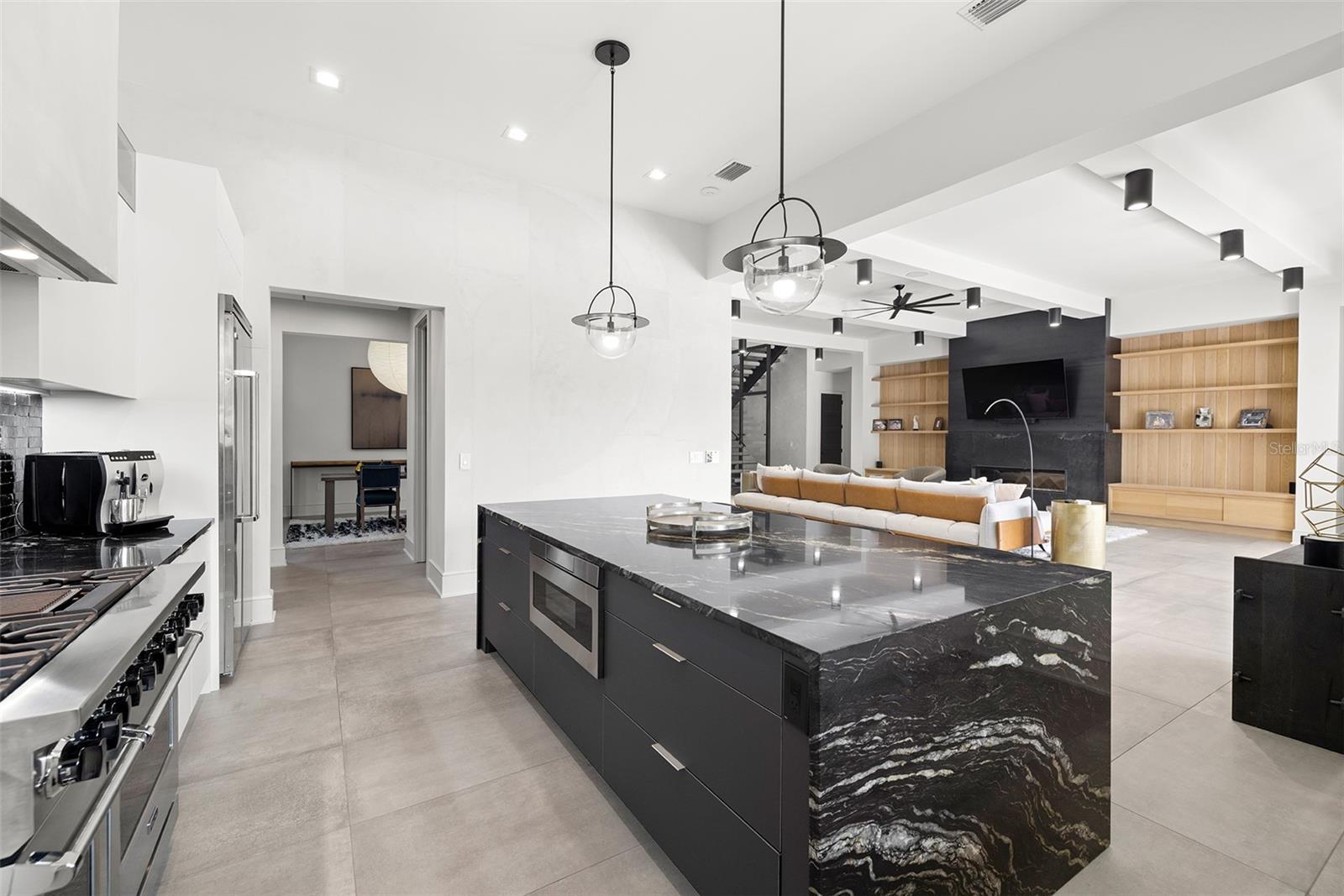 TB8447640 Property Photo