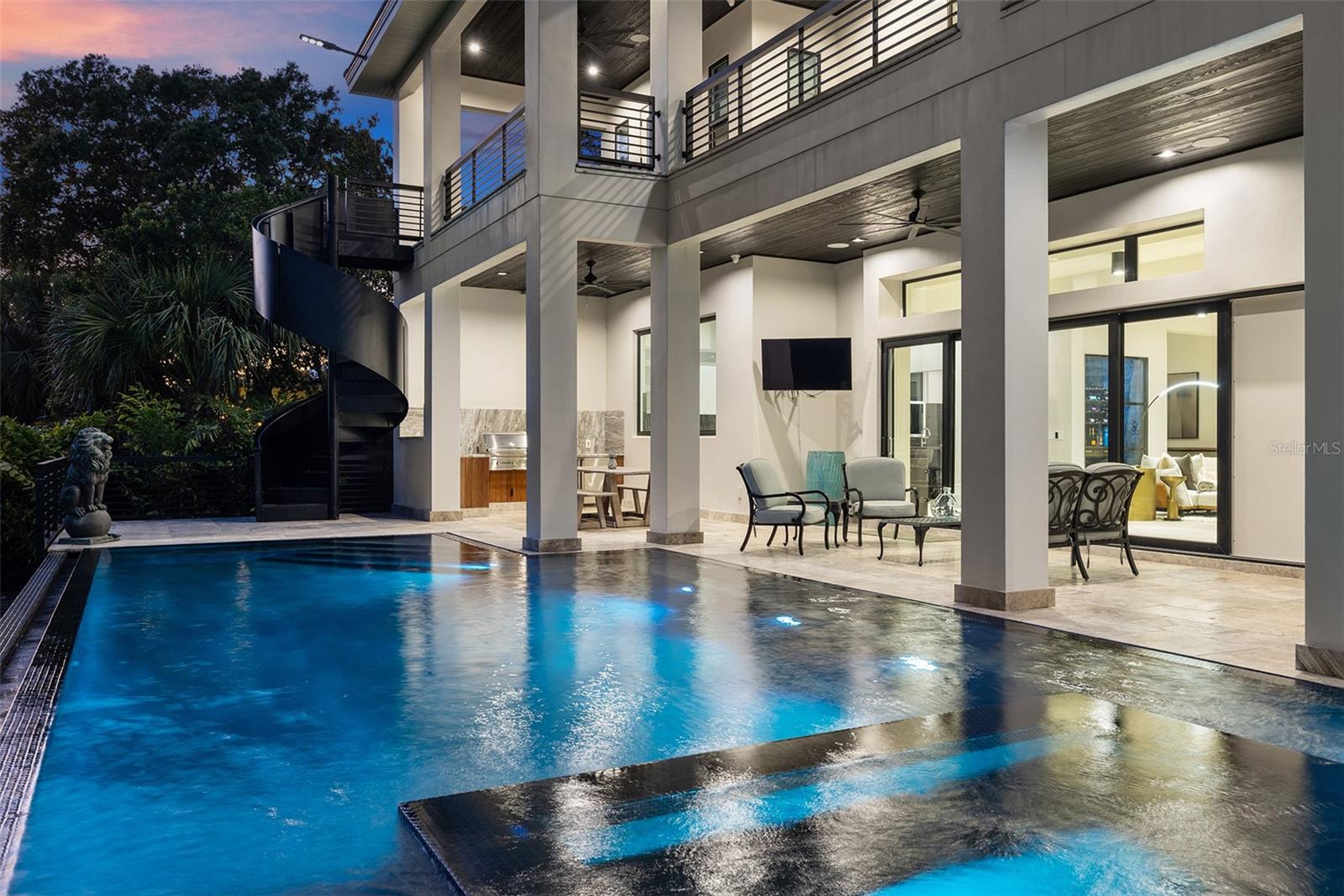 TB8447640 Property Photo