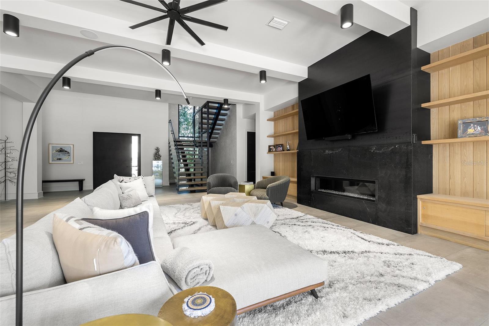 TB8447640 Property Photo