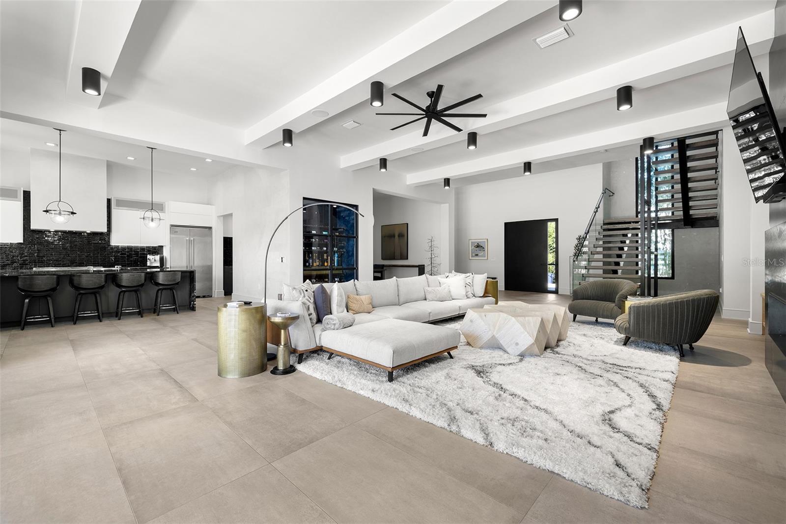 TB8447640 Property Photo