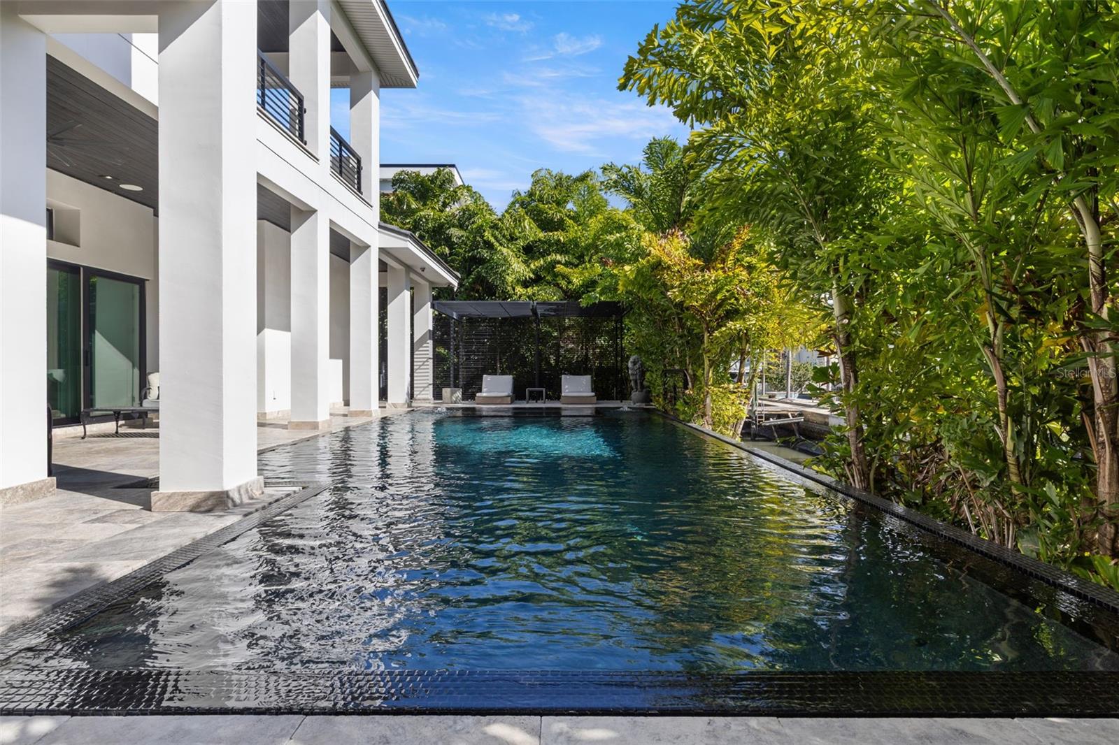 TB8447640 Property Photo