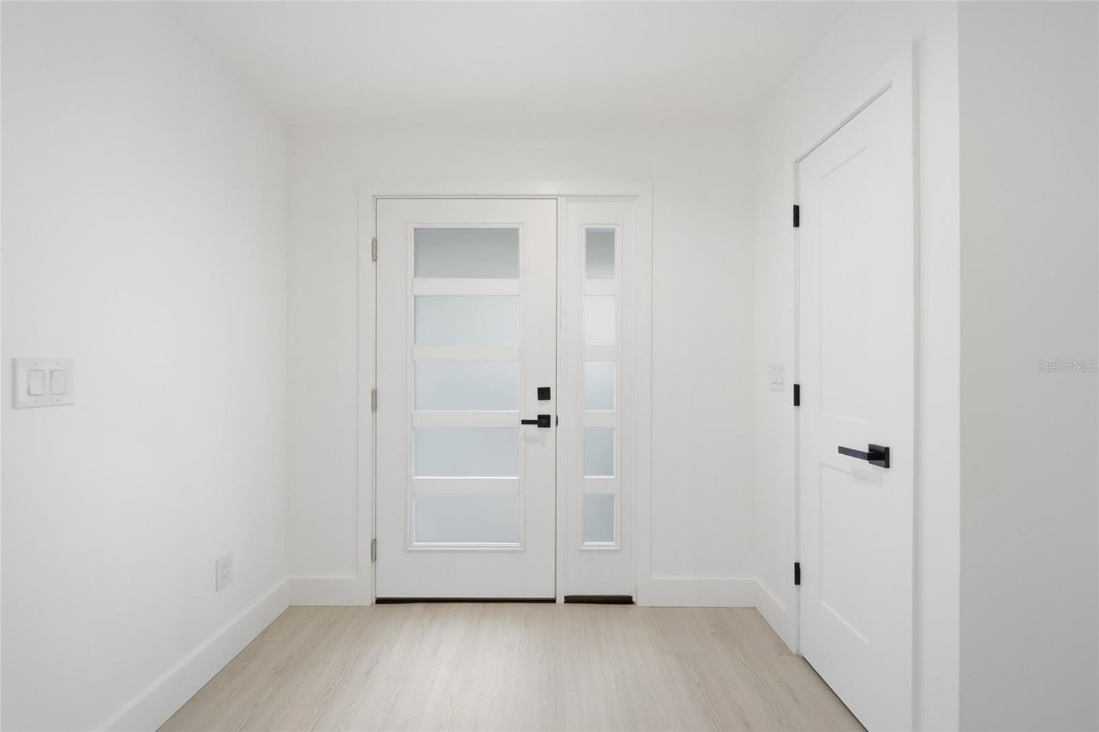 8433 101ST AVE, SEMINOLE, FL, 33777