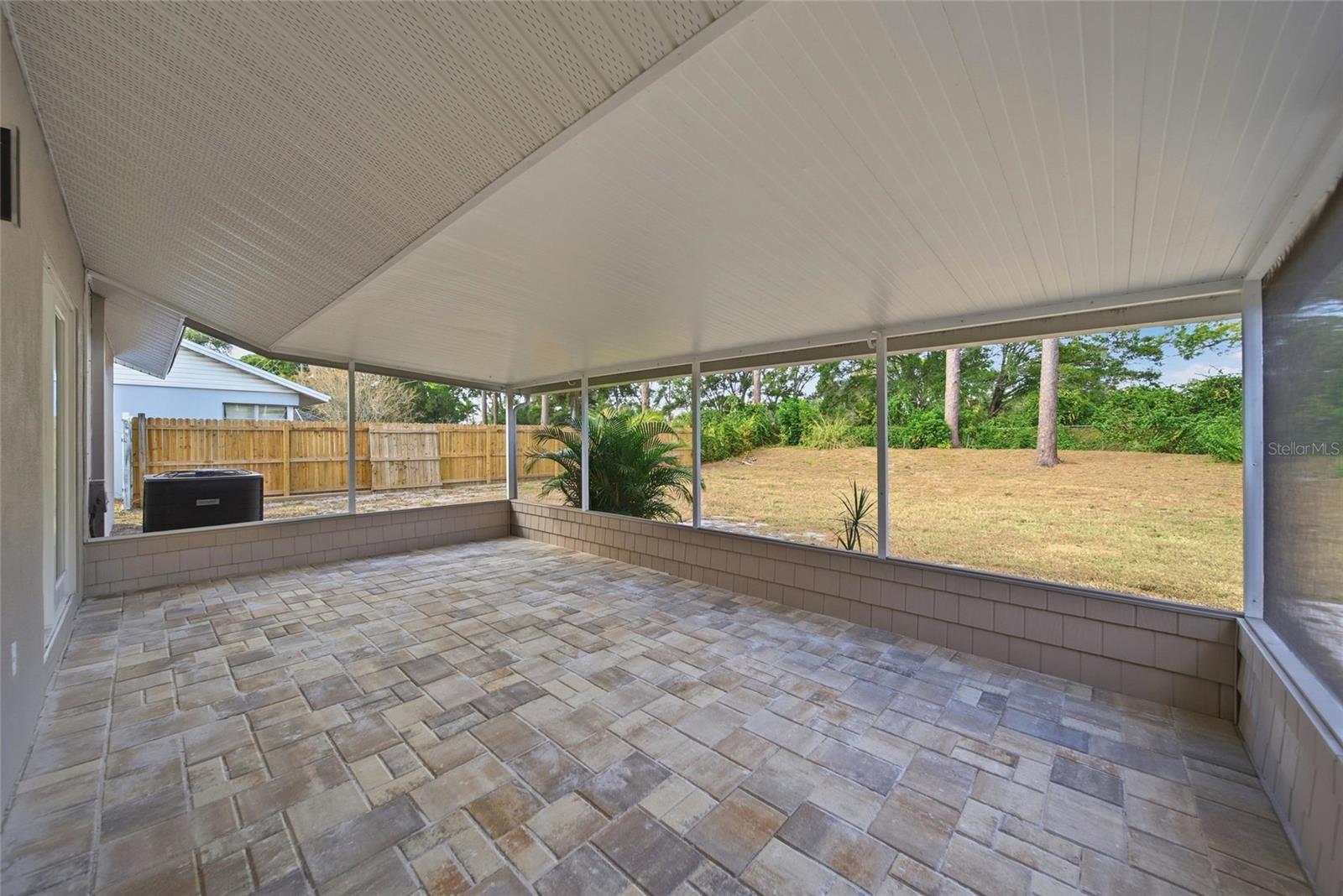 8433 101ST AVE, SEMINOLE, FL, 33777