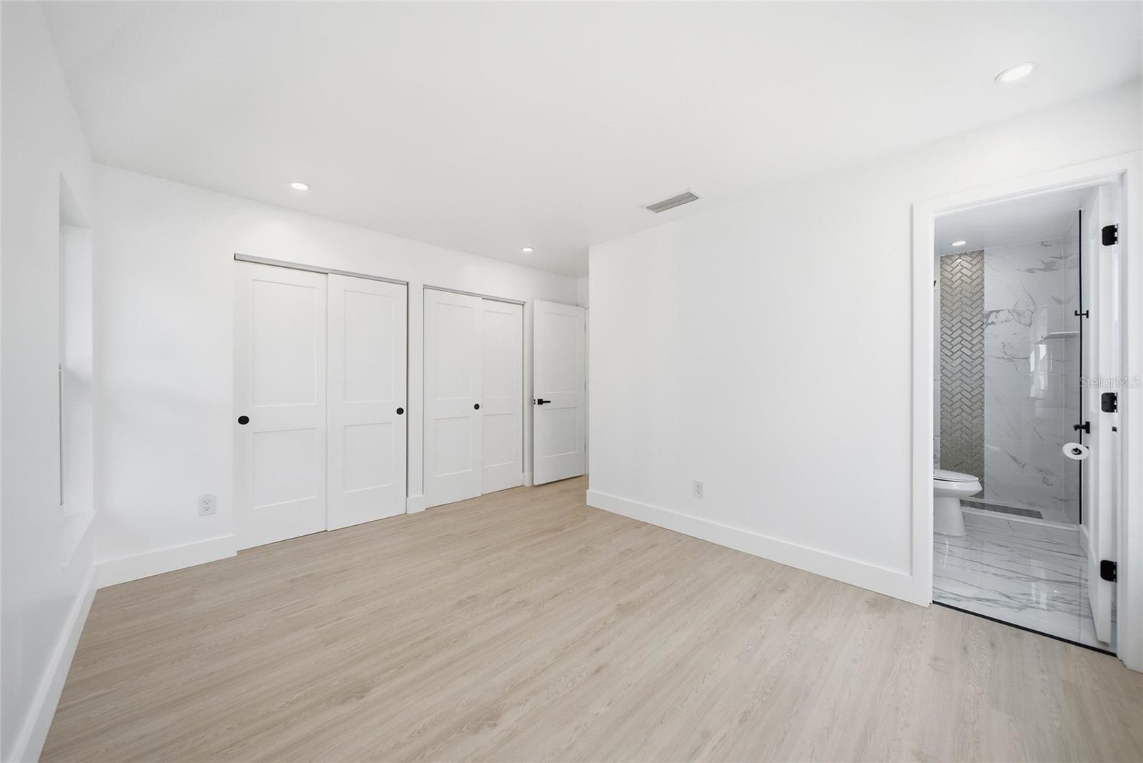 8433 101ST AVE, SEMINOLE, FL, 33777