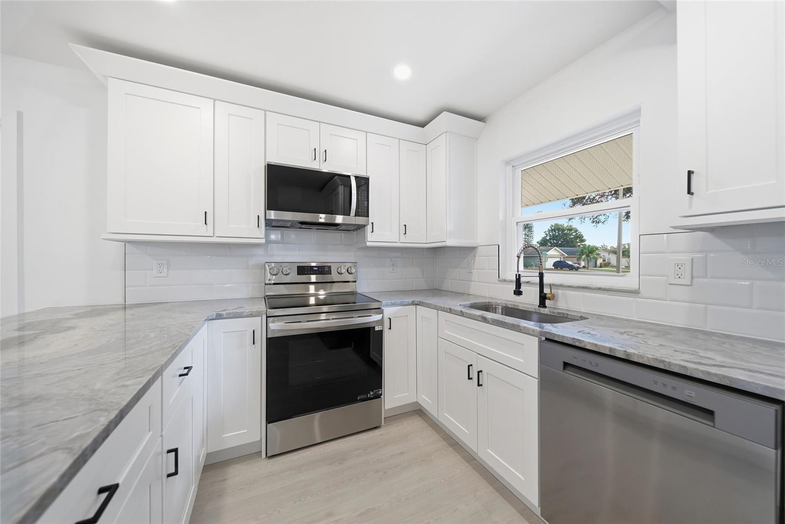 8433 101ST AVE, SEMINOLE, FL, 33777