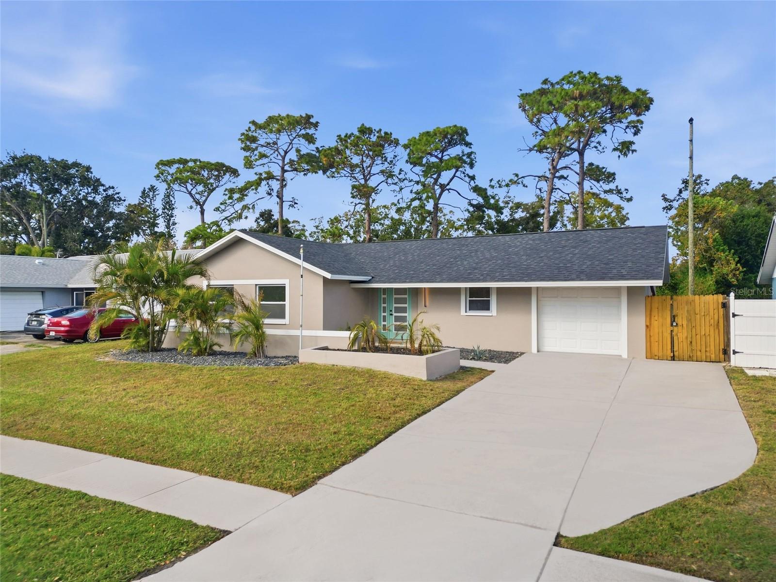 8433 101ST AVE, SEMINOLE, FL, 33777