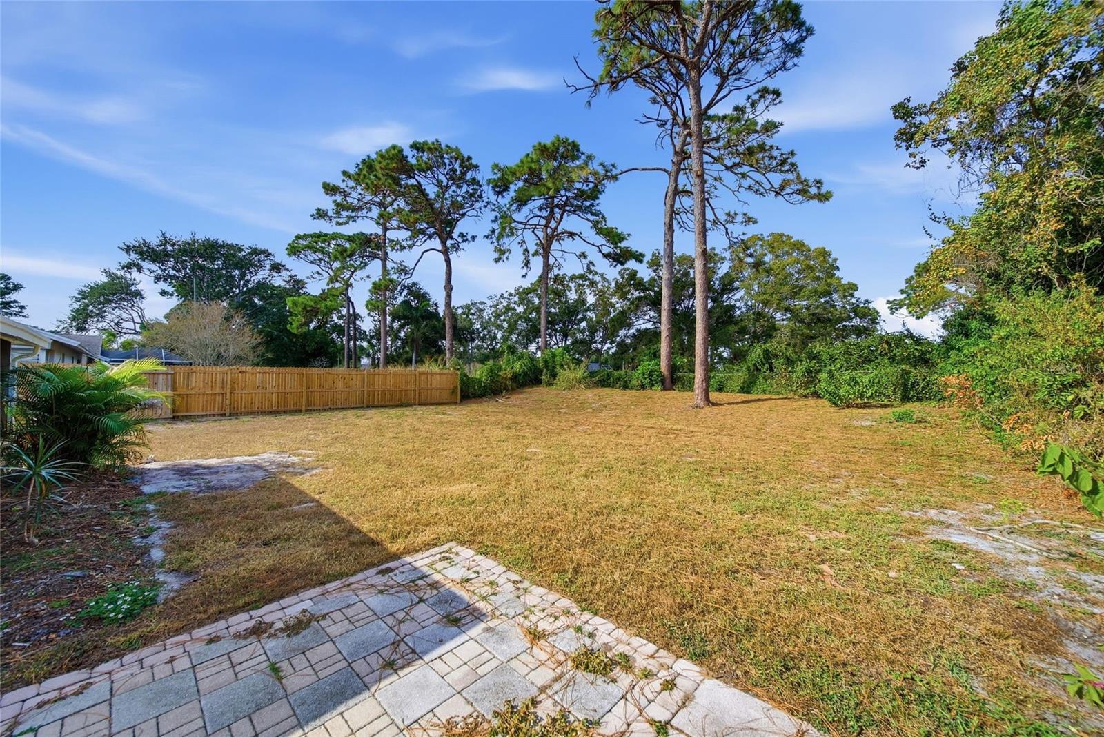 8433 101ST AVE, SEMINOLE, FL, 33777