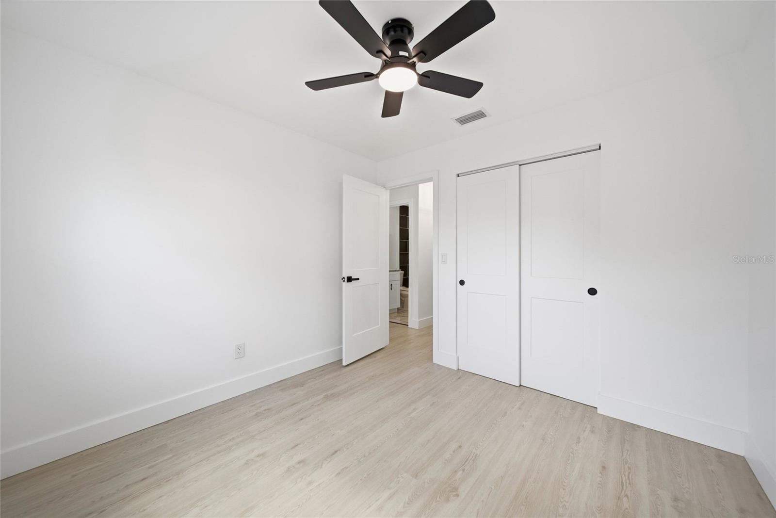 8433 101ST AVE, SEMINOLE, FL, 33777