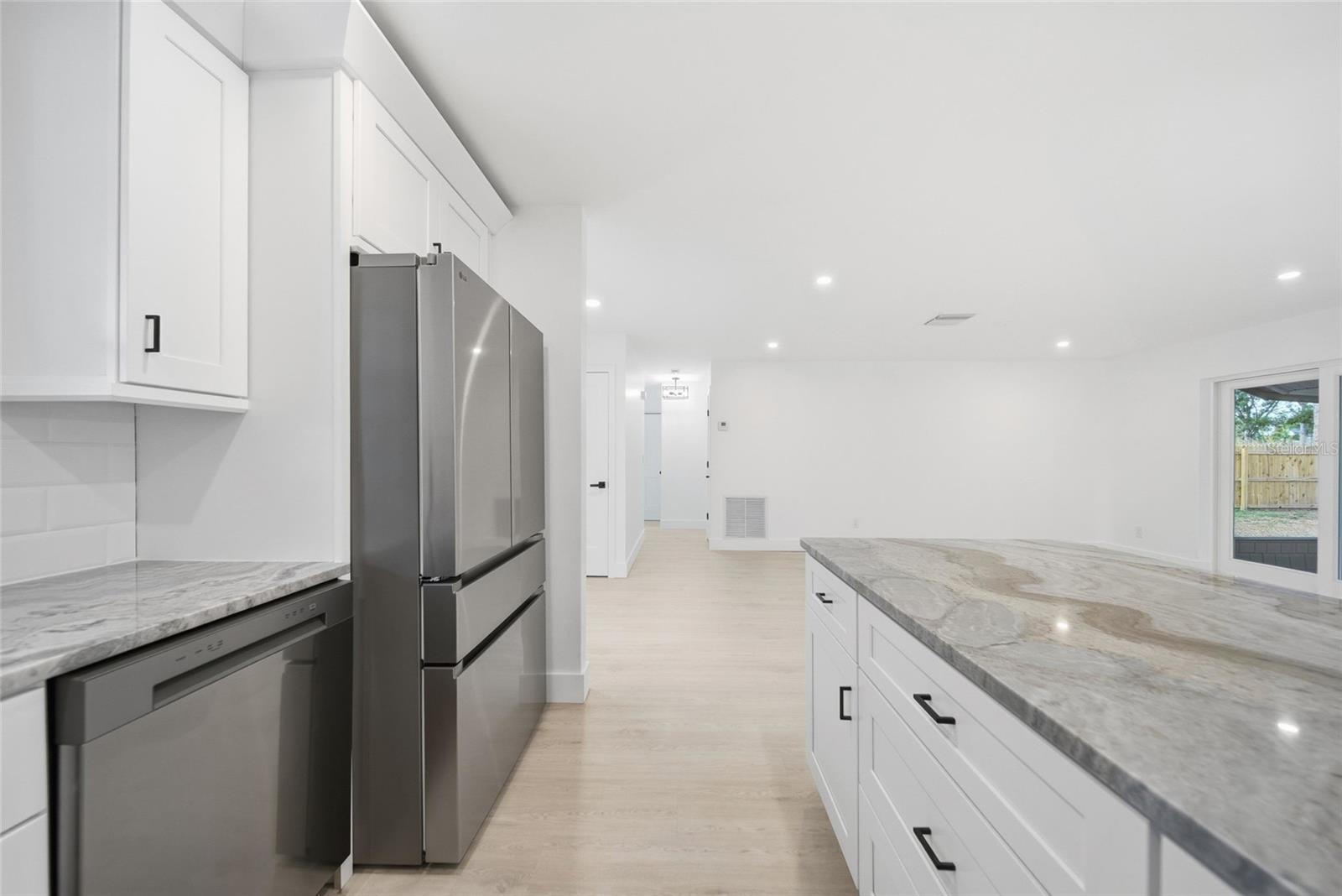 8433 101ST AVE, SEMINOLE, FL, 33777