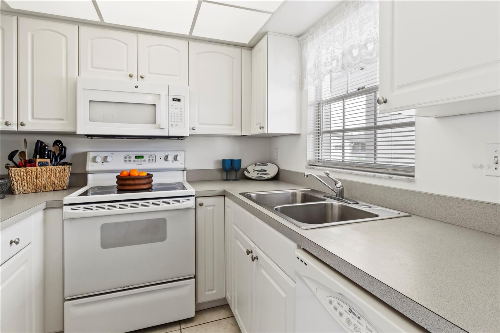 TB8447689 Property Photo