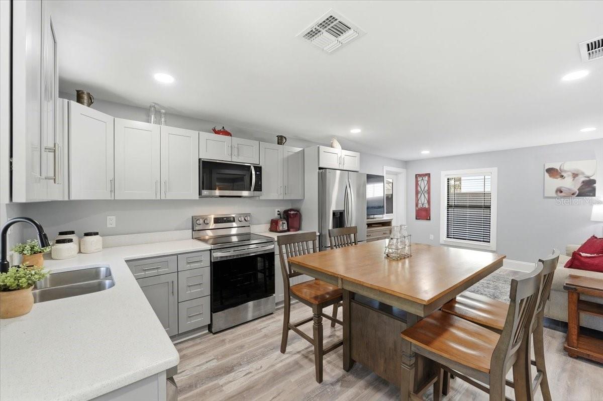 12434 LAKESHORE DR, CLERMONT, FL, 34711