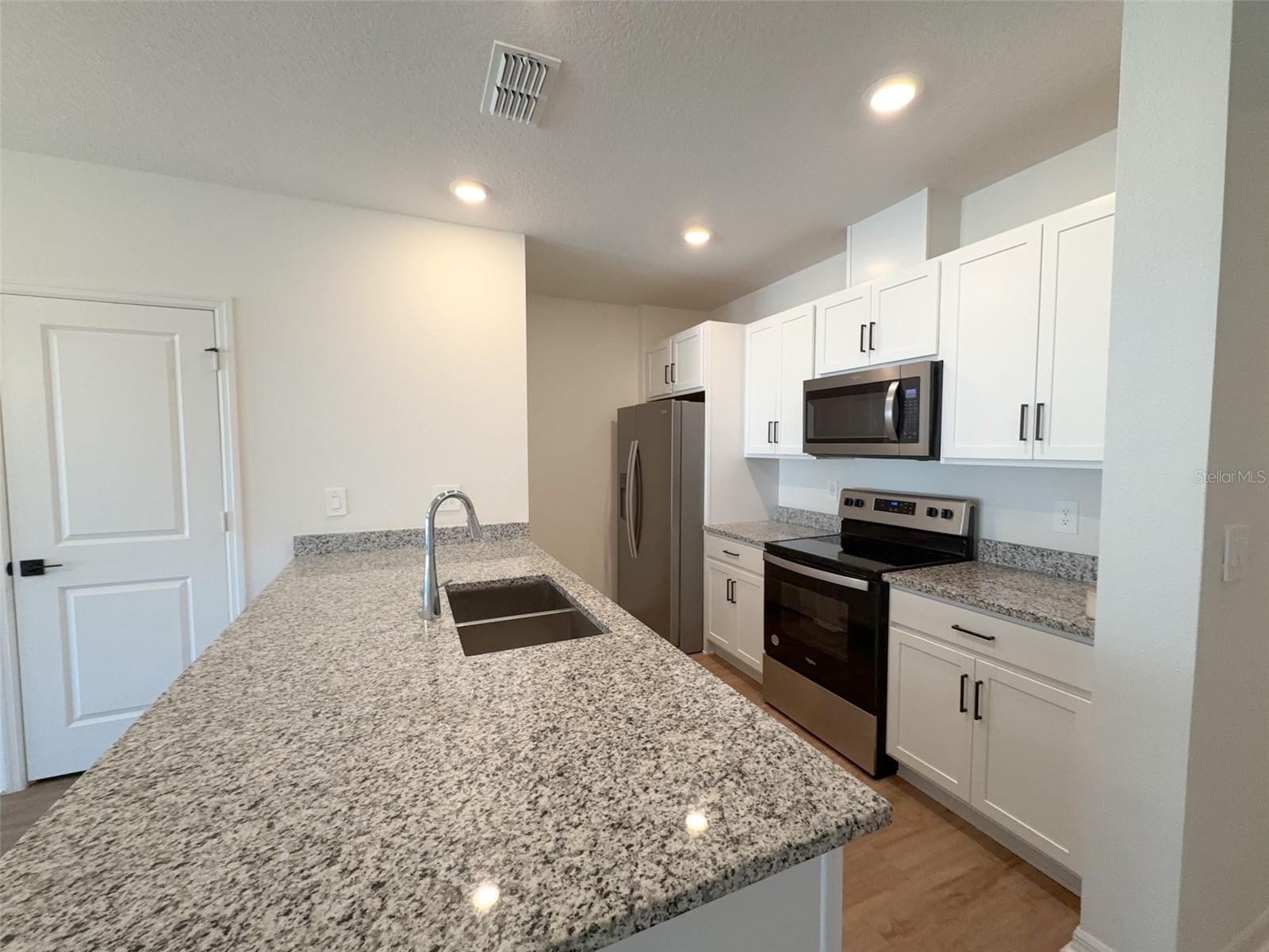 9419 WESTSIDE HILLS DR, DAVENPORT, FL, 33896