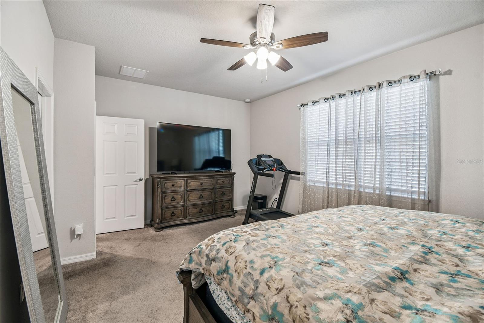 Large Owner Suite  with large walk in closet