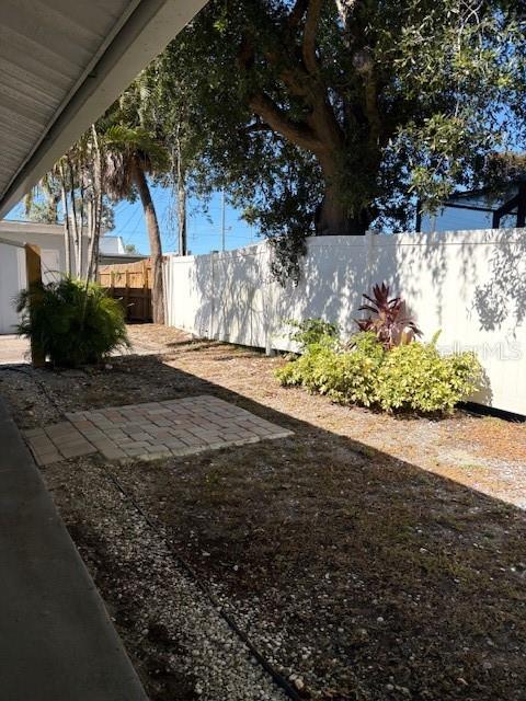 1560 S JEFFERSON AVE #-