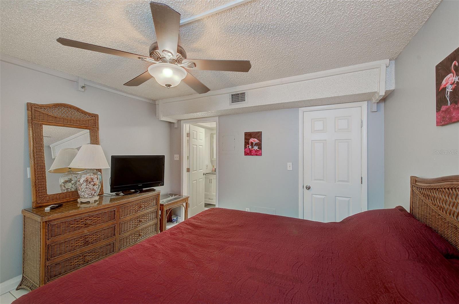 18610 GULF BLVD #111, INDIAN SHORES, FL, 33785