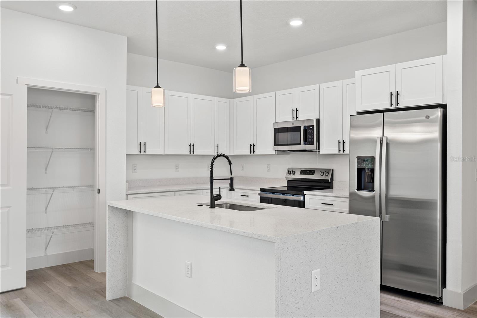 1398 SW BREEZY POINT DR, DUNNELLON, FL, 34431