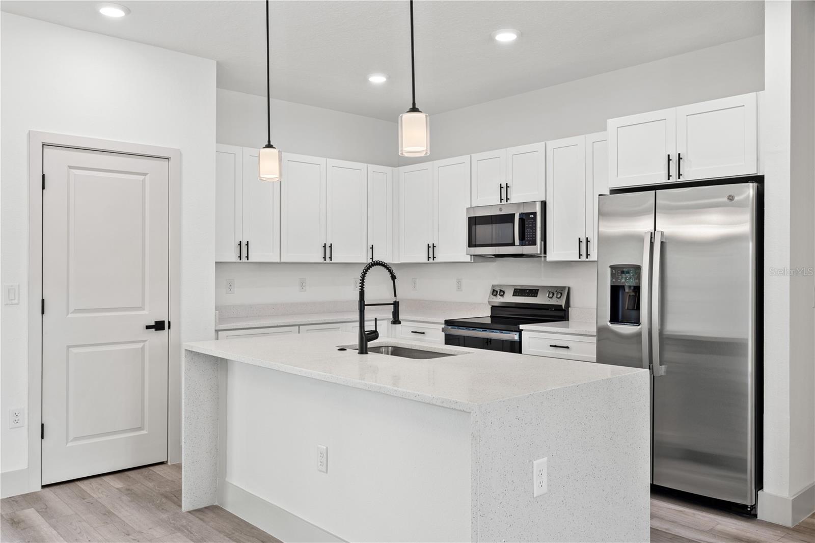 1398 SW BREEZY POINT DR, DUNNELLON, FL, 34431