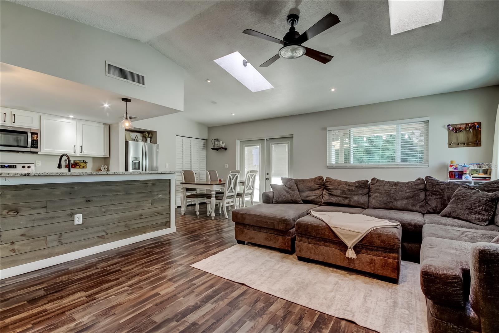 10608 OAKHAVEN DR, PINELLAS PARK, FL, 33782