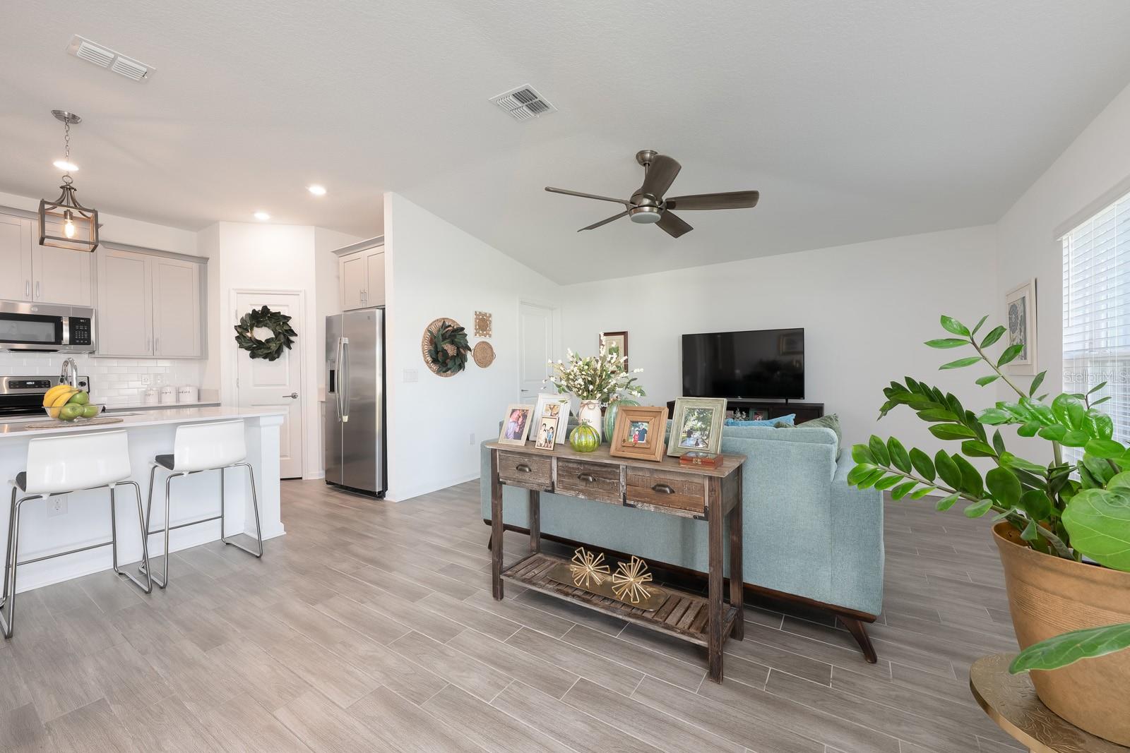 6936 DILLY LAKE AVE, GROVELAND, FL, 34736