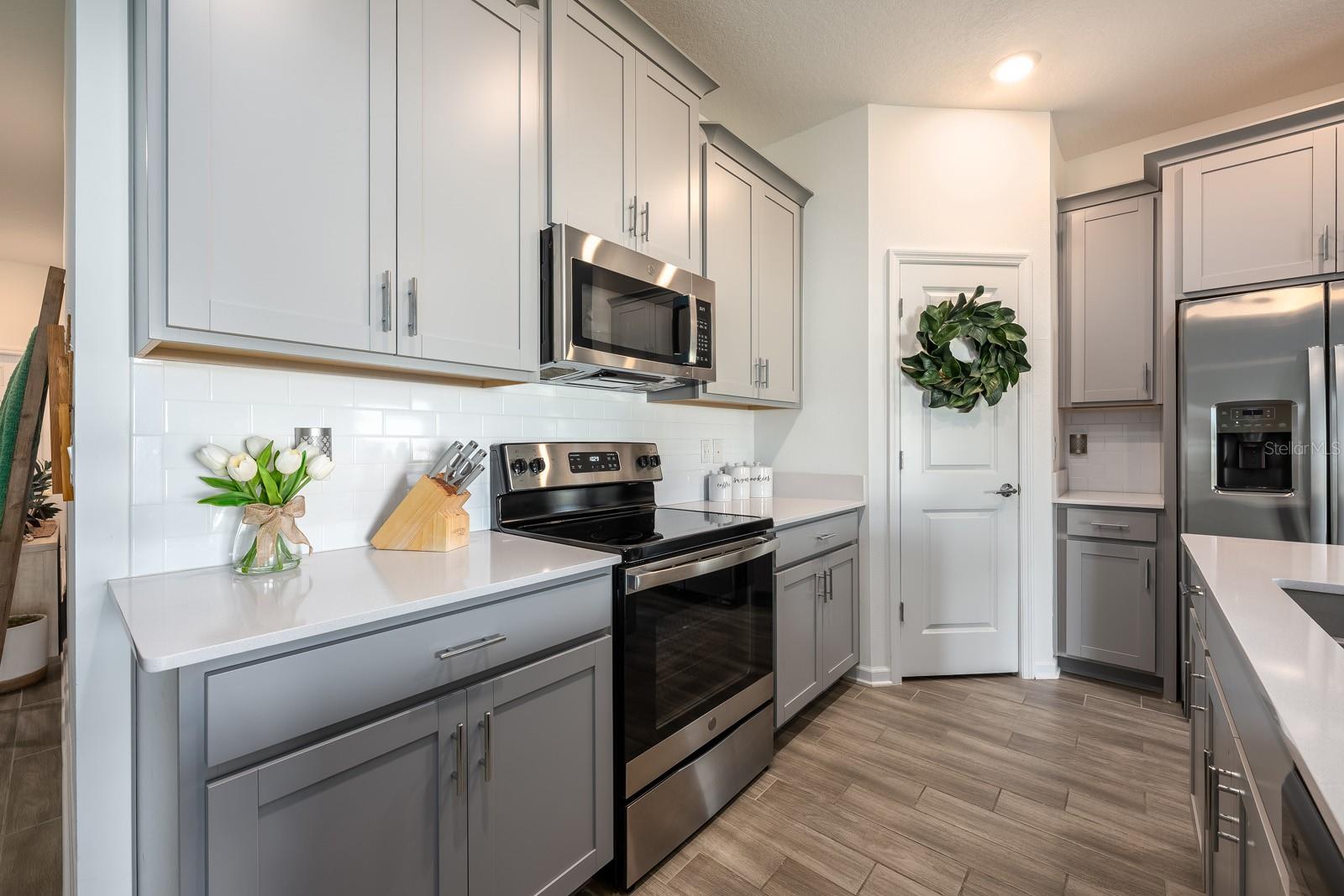 6936 DILLY LAKE AVE, GROVELAND, FL, 34736