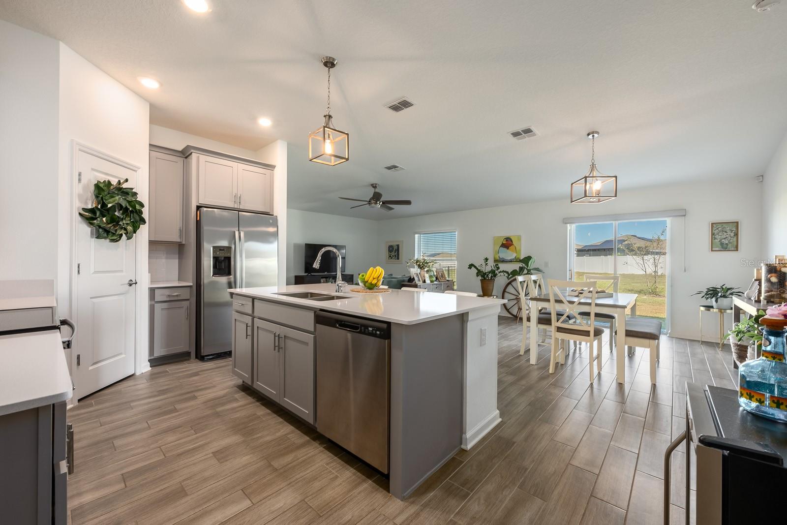 6936 DILLY LAKE AVE, GROVELAND, FL, 34736