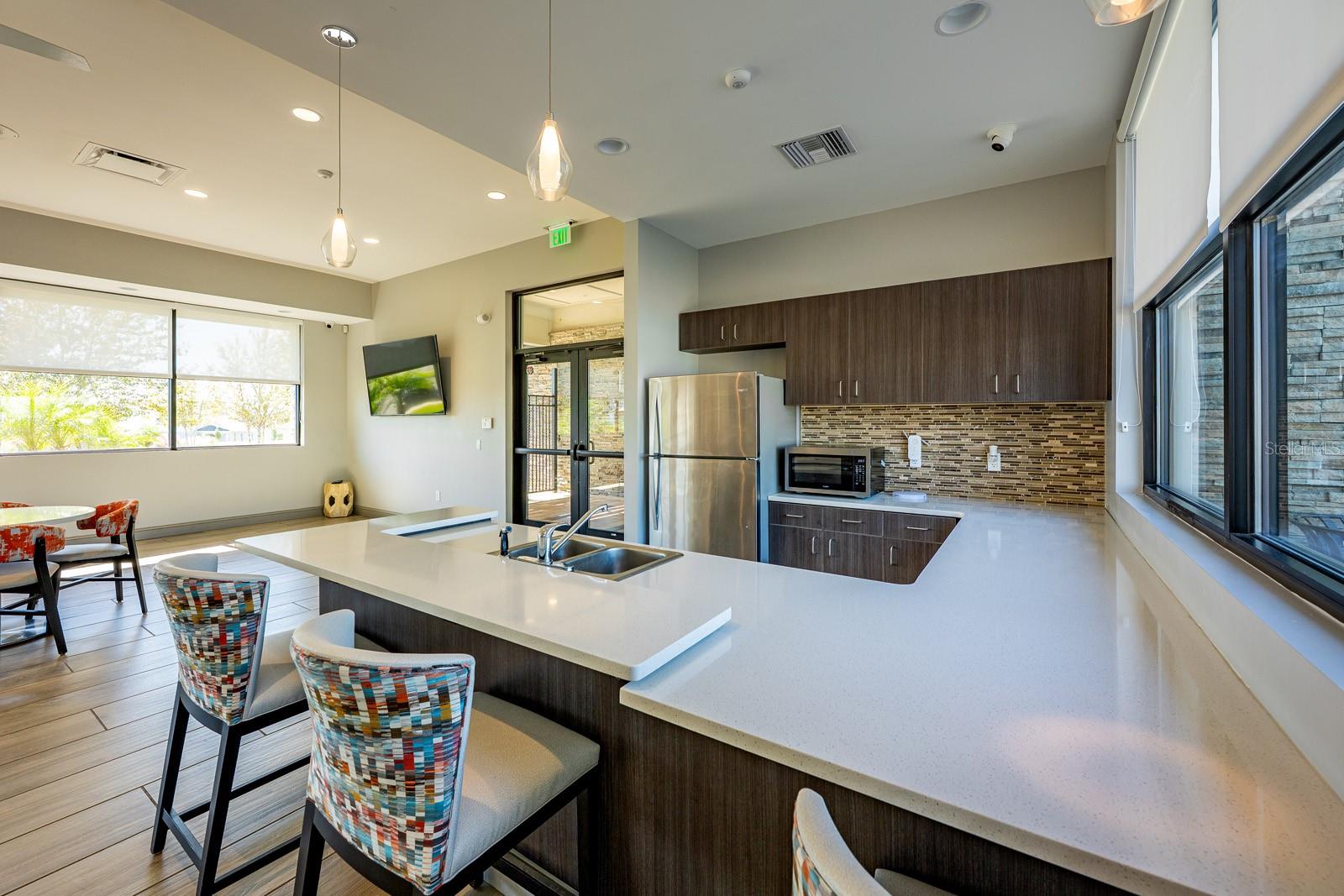 6936 DILLY LAKE AVE, GROVELAND, FL, 34736