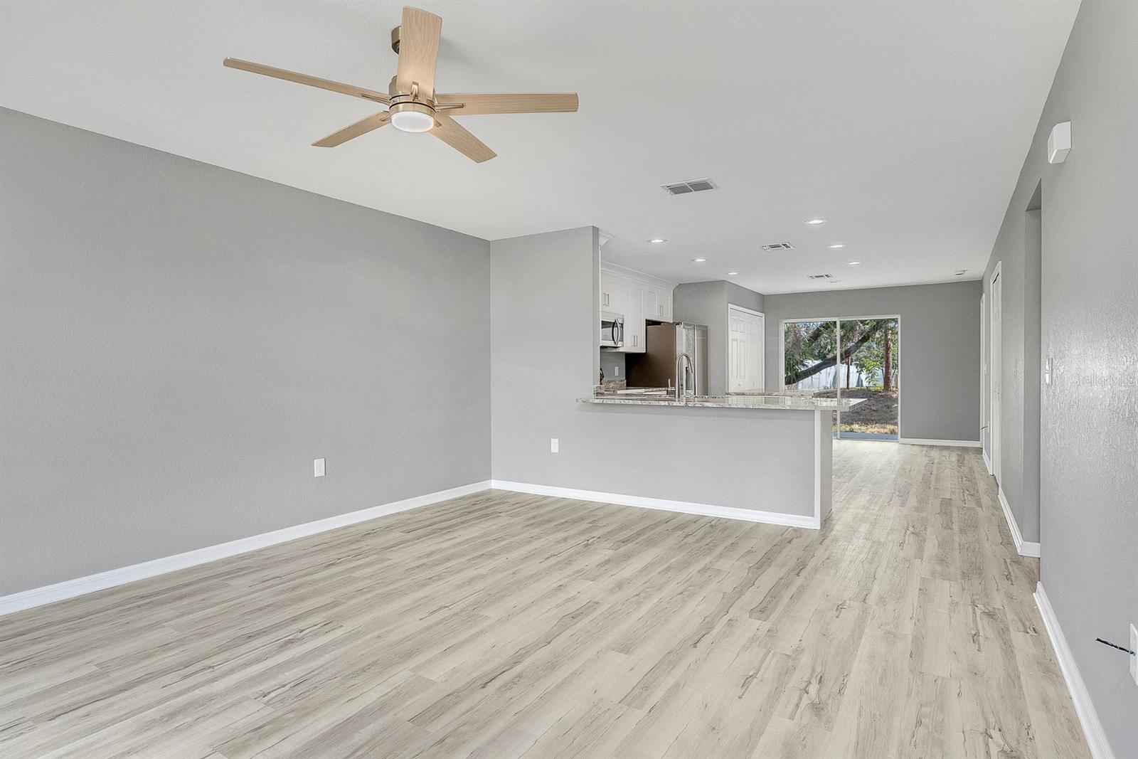 390 3RD AVE SW, MULBERRY, FL, 33860