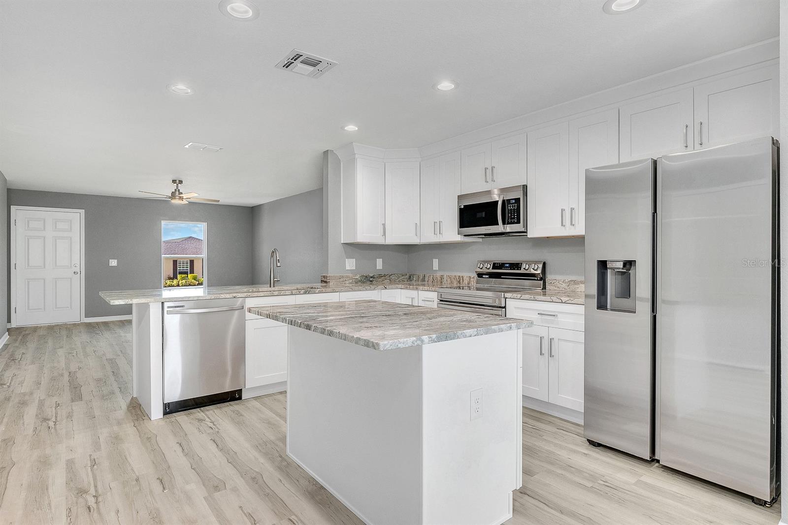 390 3RD AVE SW, MULBERRY, FL, 33860