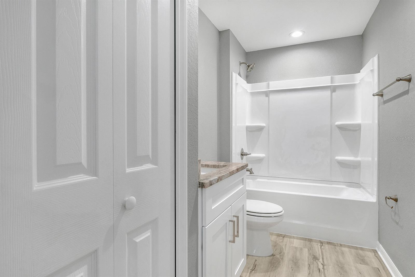 390 3RD AVE SW, MULBERRY, FL, 33860